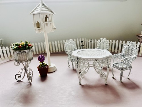Lovely used bundle dolls - a,