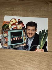 Supermarket Sweep new tv show  - original 1993 press photograph. Dale Winton