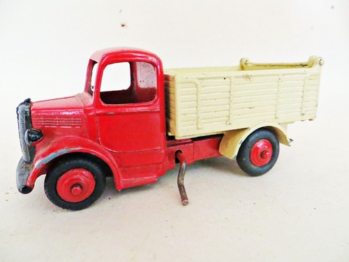 Dinky 25m 410 - bedford, end