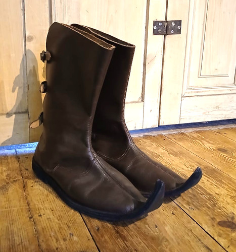 Vintage leather poulaines - vintage,
