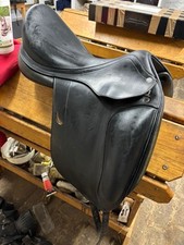 Equipe Emporio 17.5" monoflap black dressage saddle