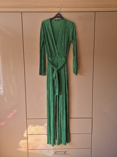 Boohoo emerald green plissé