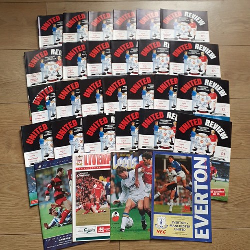 Complete manchester united - manchester,