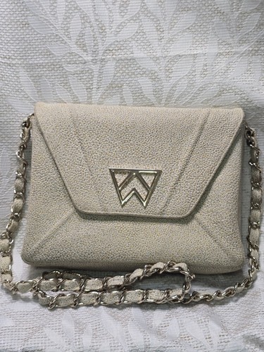 Kelly wynne cloud envelope - wynne,
