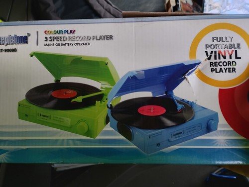 Portable vynil record player - record,