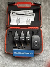 Fox MX r+  bite alarms 3 rod