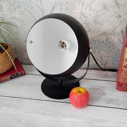 Retro large black eyeball - large,