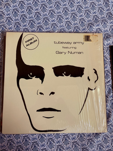 Tubeway army featuring gary - army,