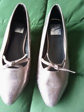 Low Kitten Heel Shoes Gold/Silver NWOT 8 EEE  (?EE)