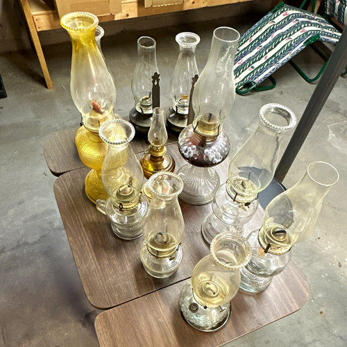 Lot oil lamps - lamps, w/