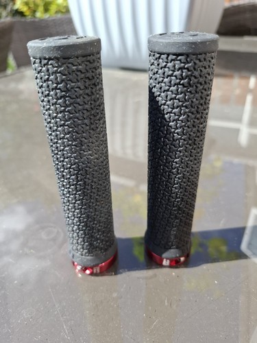 Bontrager bar grips - bontrager,