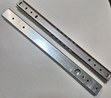 Ball bearing drawer runner