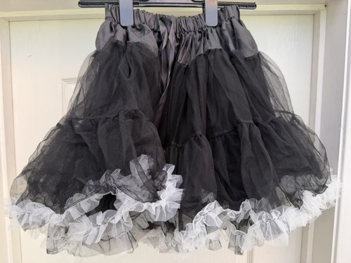 Pleated layer black and - black,