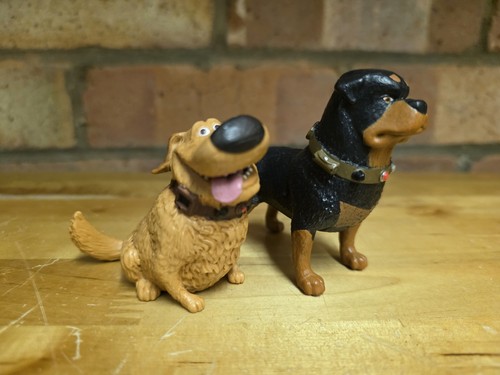 Disney pixar beta - up, dug