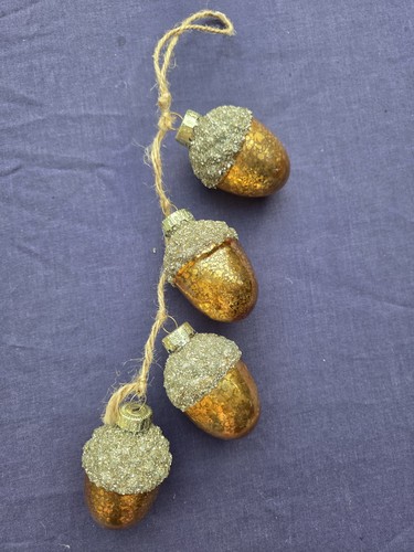 Gold coloured hanging - hanging, acorns