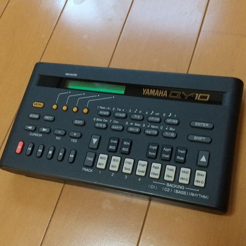 Yamaha qy10 music sequencer - yamaha,
