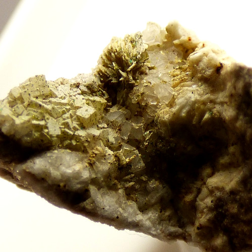 Pyromorphite baryte fluorite - pyromorphite,
