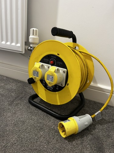 Metre 110v extension reel - ,