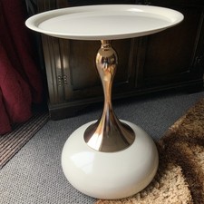 Metal Saarinen Tulip Side Table / Classic Mid-century Modern Design
