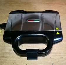 Tesco SM12 700w 2 Slice Sandwich Maker Toaster
