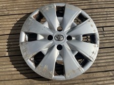 x1 Genuine Toyota Yaris MK2