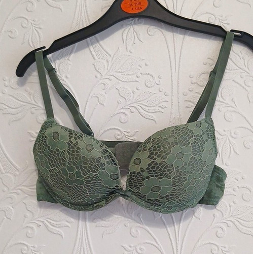 Secret possessions green - secret,