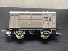 Lima OO Gauge Goods Van Wagon