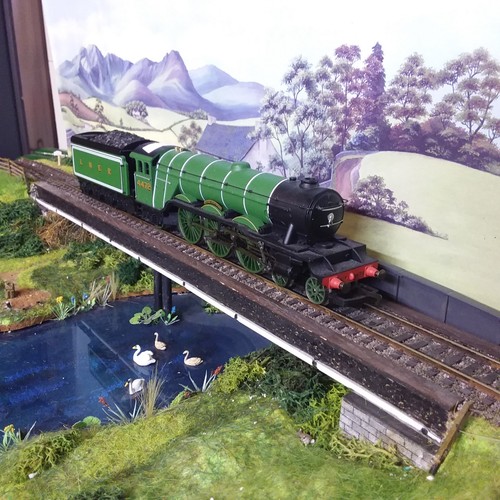 Hornby unboxed lner a3 - lner,