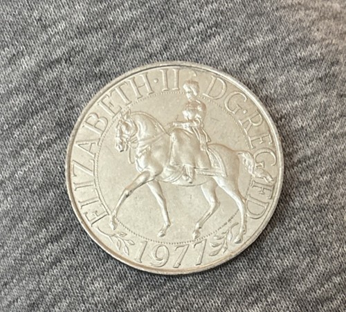1977 crown coin struck - struck, to