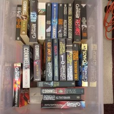 24 TITLES PATRICIA CORNWELL BOOK JOB LOT BUNDLE - PAPERBACKS