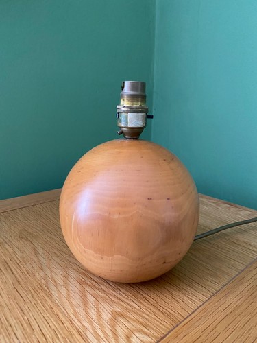 Gorgeous vintage round - gorgeous,