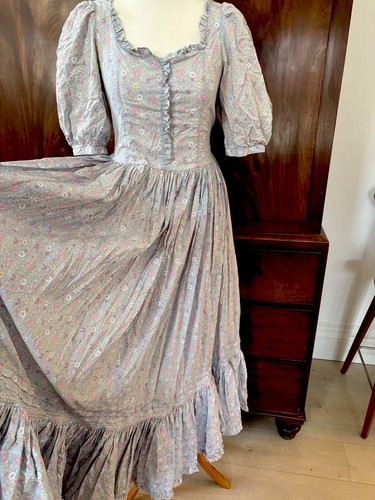 Stunning vintage laura - vintage,