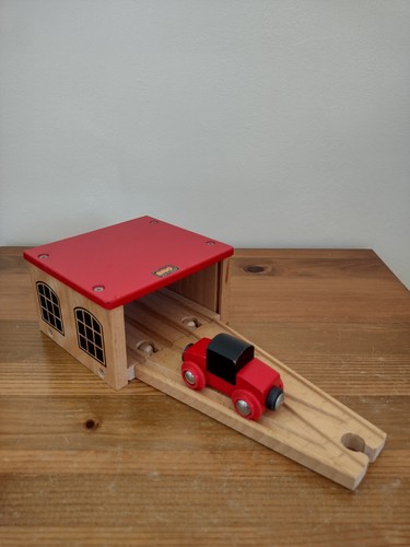 Vintage brio 33365 engine shed - vintage,