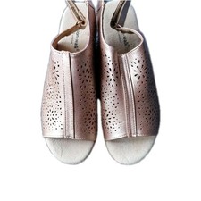 Cushion Walk Size 6 Pewter Wedge Peep Toe Slingback Sandals ~ New Without Tags