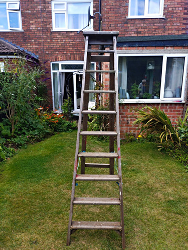 Wooden foldable step ladder - wooden,