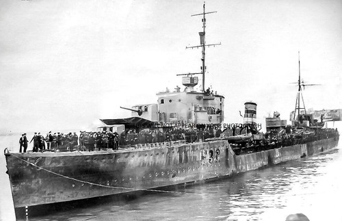 Royal navy destroyer hms - royal,