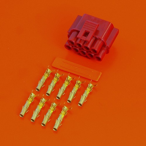 Lucas rists way red - lucas,