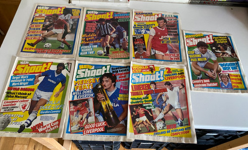 Shoot football magazines - football,