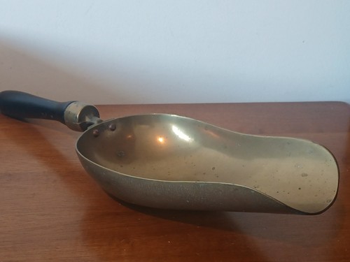Solid brass grain scoop - grain, with