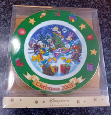 DISNEY STORE EXCLUSIVE DECORATIVE PLATE CHRISTMAS 2005 DONALD GOOFY MICKEY BOXED