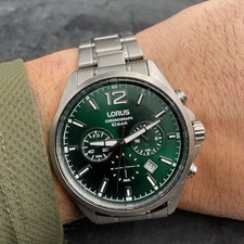 LORUS CHRONOGRAPH 10 BAR STAINLESS STEEL WATCH GREEN FACE. NEW BATTERY EXCELLENT