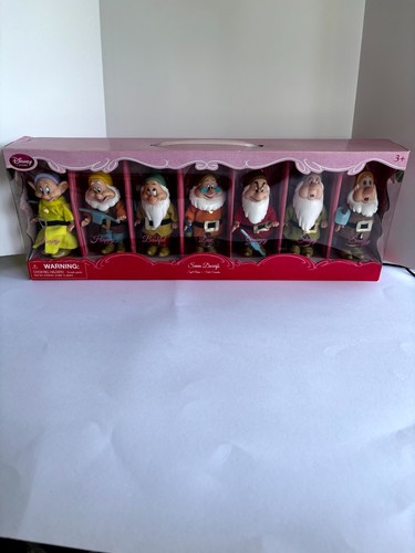 Disney store snow white and - snow,