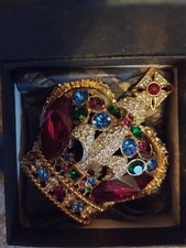 Rara Butler and Wilson Crown brooch as seen in the Butler & Wilson book