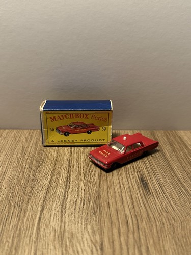 Lesney matchbox fire chief - lesney,