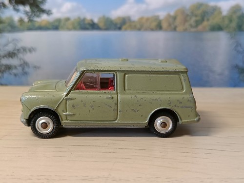 Corgi toys 450 mini van - corgi,