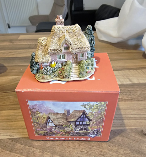 Lilliput lane golden year - lane,