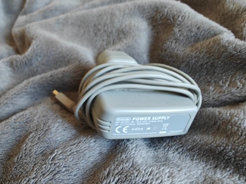Nintendo 3ds charger - 3ds,