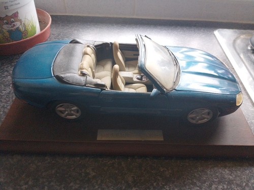 Superb jaguar xk8 die - jaguar, cast