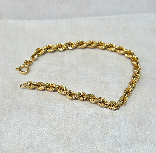 Solid 9ct yellow gold - solid,