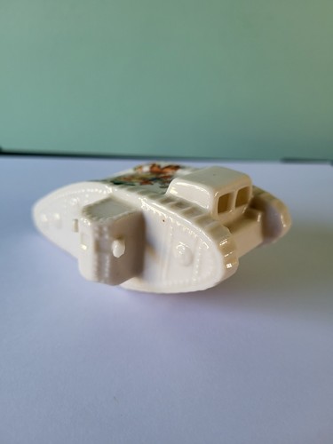 Crested china ww1 female - a,